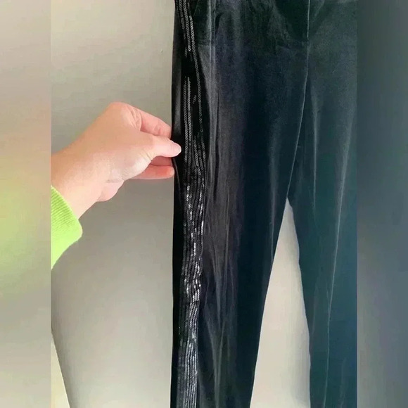 Woman’s Draper James Black Velvet Sequined Accent Holiday Workwear Pants Size 12 - Picture 4 of 13